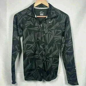 Nike pull over women’s small